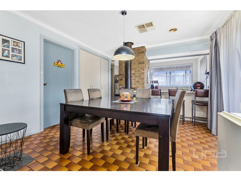 10 Murray Street, Melton South VIC 3338