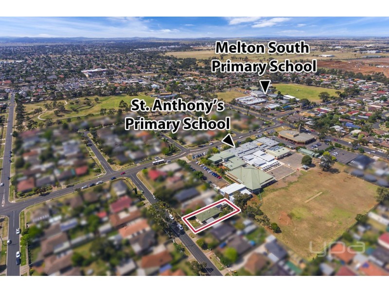 10 Murray Street, Melton South VIC 3338