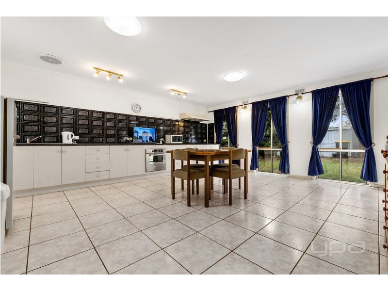 7 Tamar Drive, Melton South VIC 3338