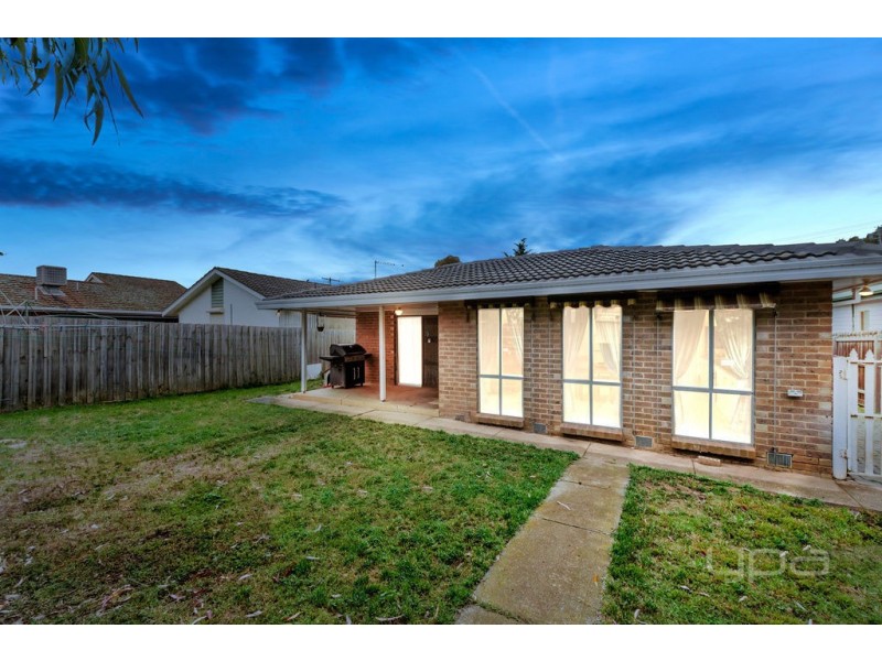 7 Tamar Drive, Melton South VIC 3338