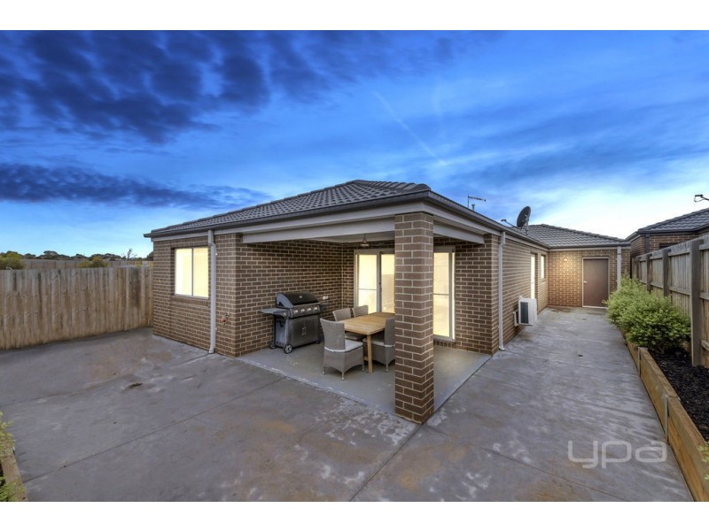 8 Forest Court, Bacchus Marsh VIC 3340