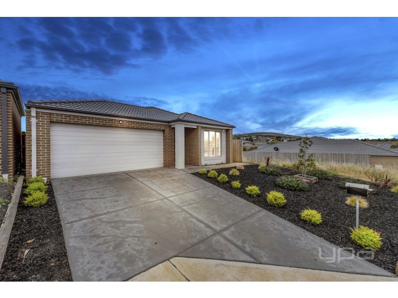 8 Forest Court, Bacchus Marsh VIC 3340