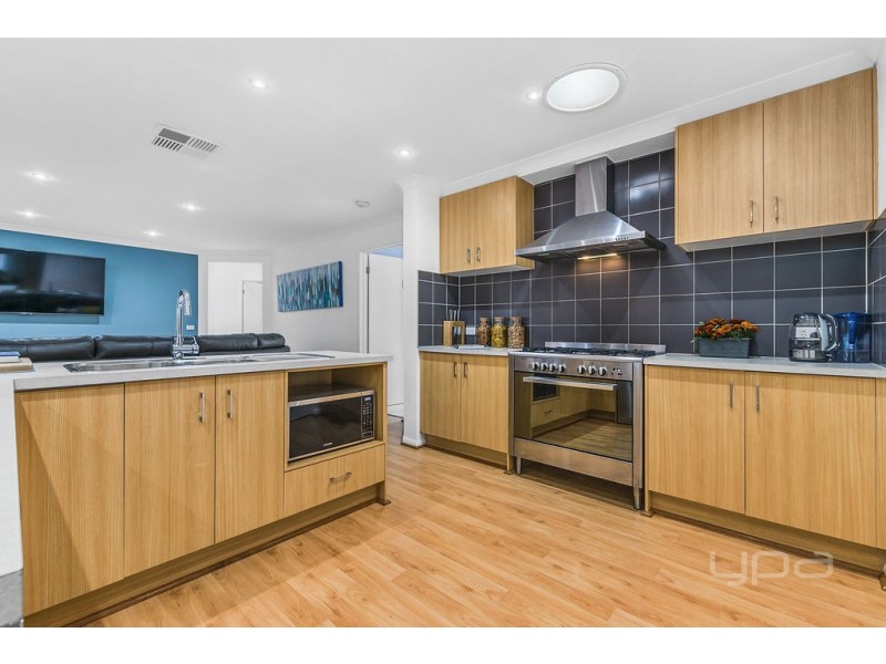 104 Westlake Drive, Melton West VIC 3337