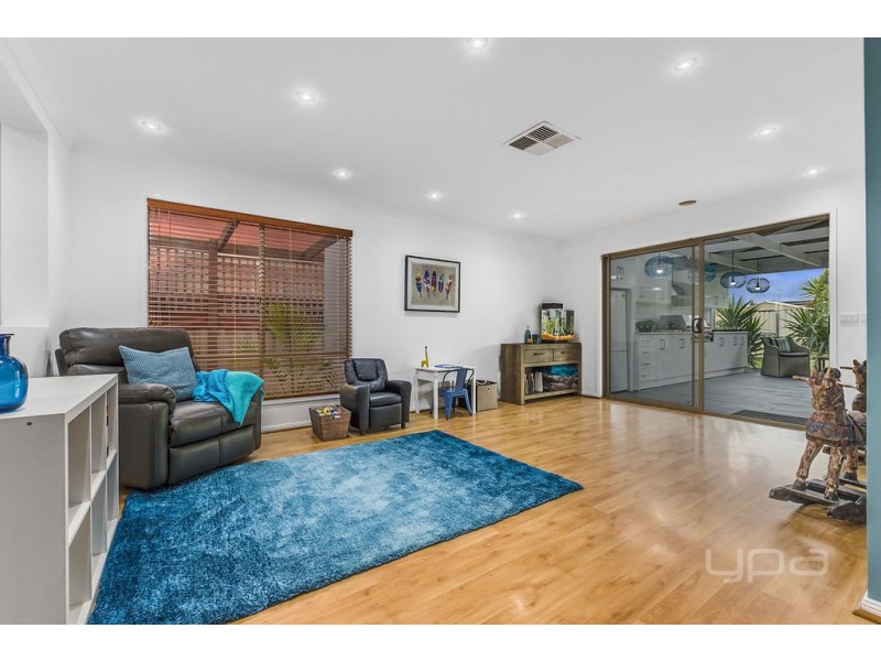 104 Westlake Drive, Melton West VIC 3337