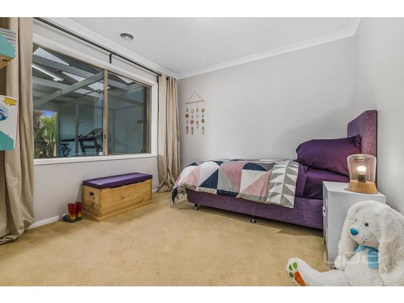 104 Westlake Drive, Melton West VIC 3337