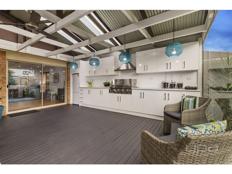 104 Westlake Drive, Melton West VIC 3337