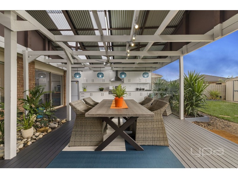 104 Westlake Drive, Melton West VIC 3337