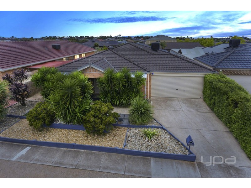 104 Westlake Drive, Melton West VIC 3337