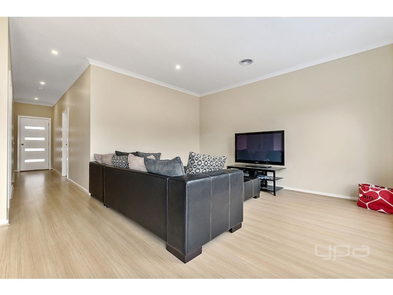 3/276 Bulmans Road, Melton West VIC 3337