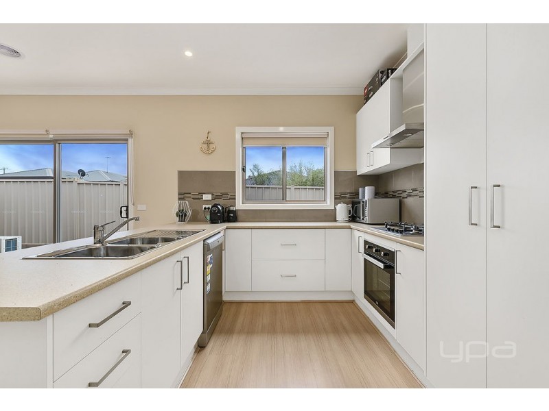 3/276 Bulmans Road, Melton West VIC 3337