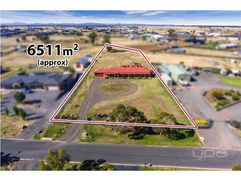 33 Ruxton Way, Hopetoun Park VIC 3340