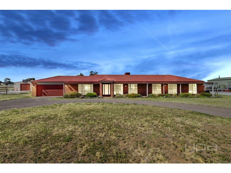 33 Ruxton Way, Hopetoun Park VIC 3340