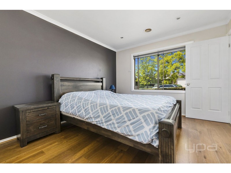 25 Haywood Grove, Melton West VIC 3337