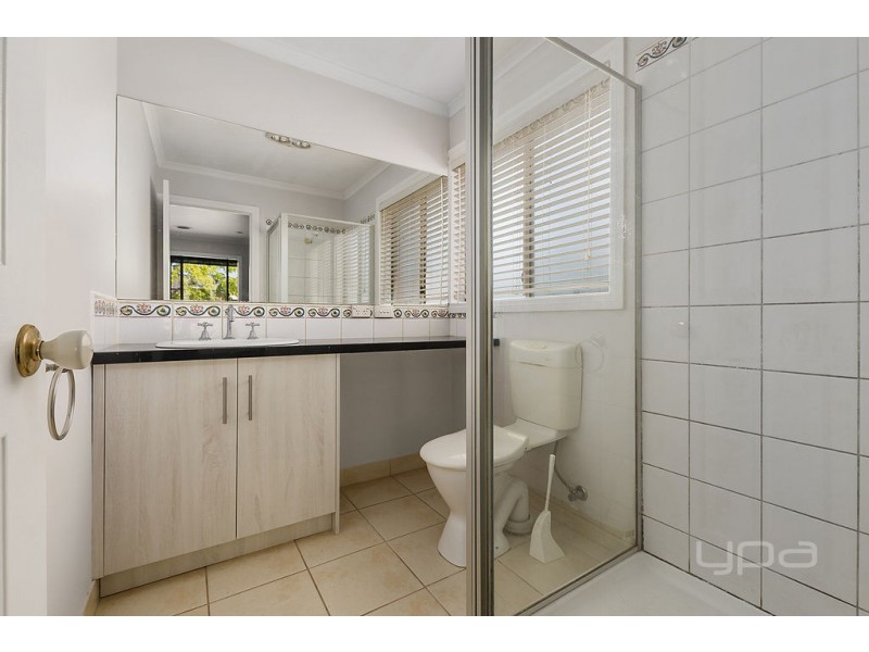 25 Haywood Grove, Melton West VIC 3337