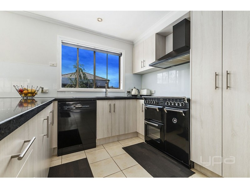 25 Haywood Grove, Melton West VIC 3337