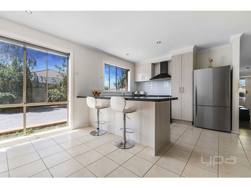 25 Haywood Grove, Melton West VIC 3337