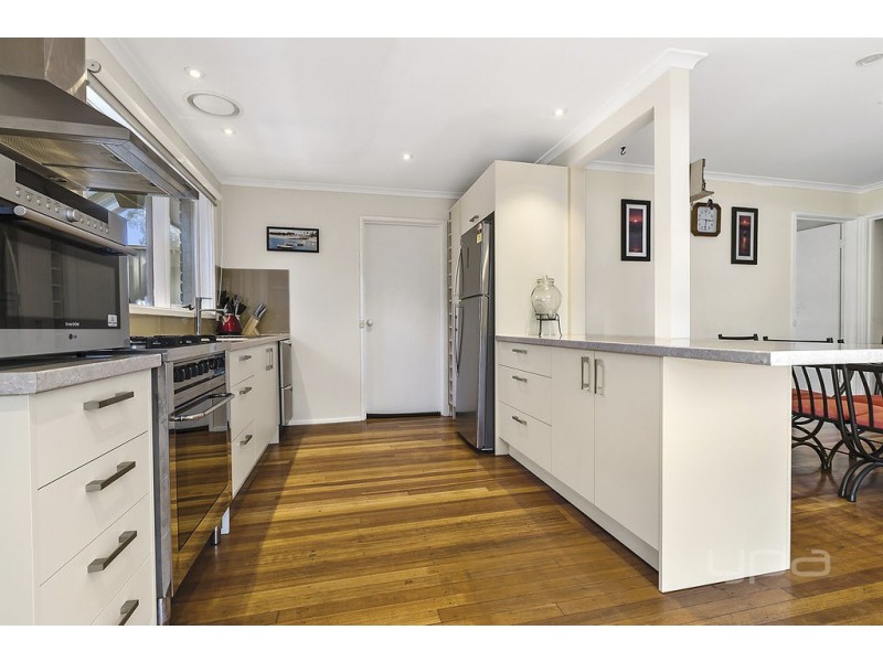 6 Ryan Court, Melton VIC 3337