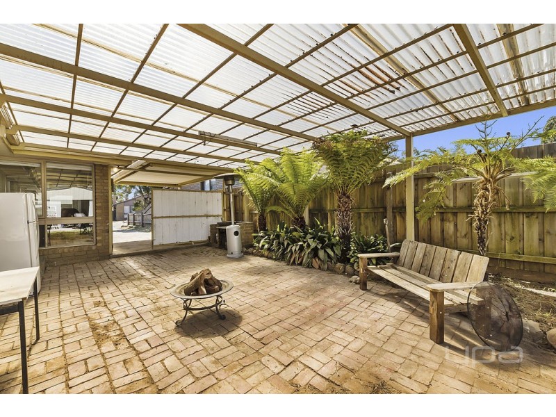 6 Ryan Court, Melton VIC 3337