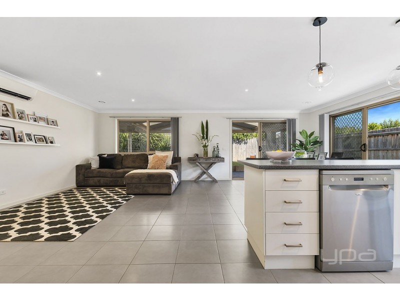 209 Botanica Springs Boulevard, Brookfield VIC 3338