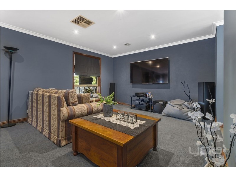 20 Runnymeade Lane, Brookfield VIC 3338
