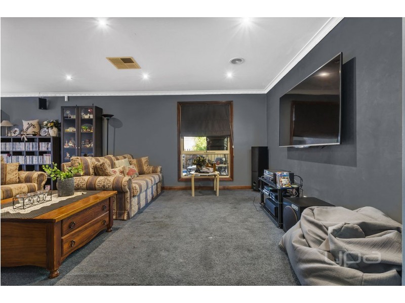 20 Runnymeade Lane, Brookfield VIC 3338