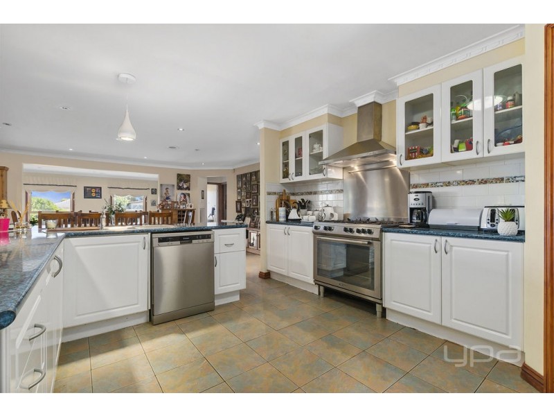 20 Runnymeade Lane, Brookfield VIC 3338