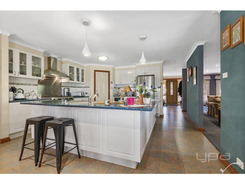 20 Runnymeade Lane, Brookfield VIC 3338