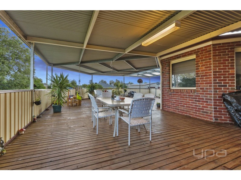 20 Runnymeade Lane, Brookfield VIC 3338