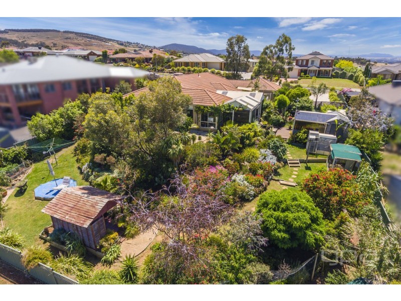 45 Maddison Circuit, Darley VIC 3340