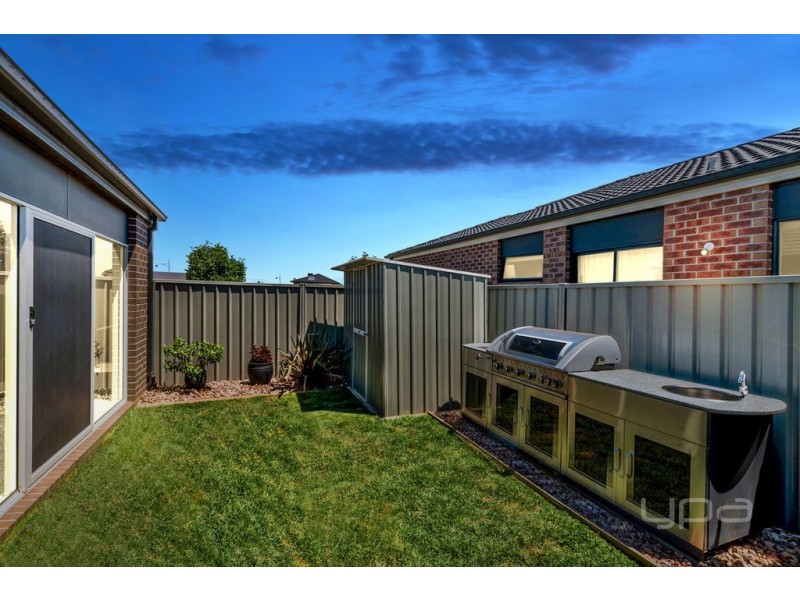 25 Parkleigh Drive, Kurunjang VIC 3337