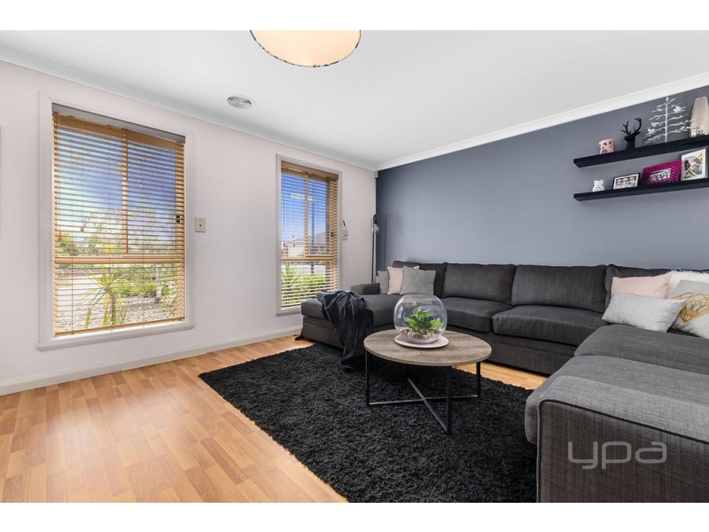 12 Hollydale Court, Melton West VIC 3337