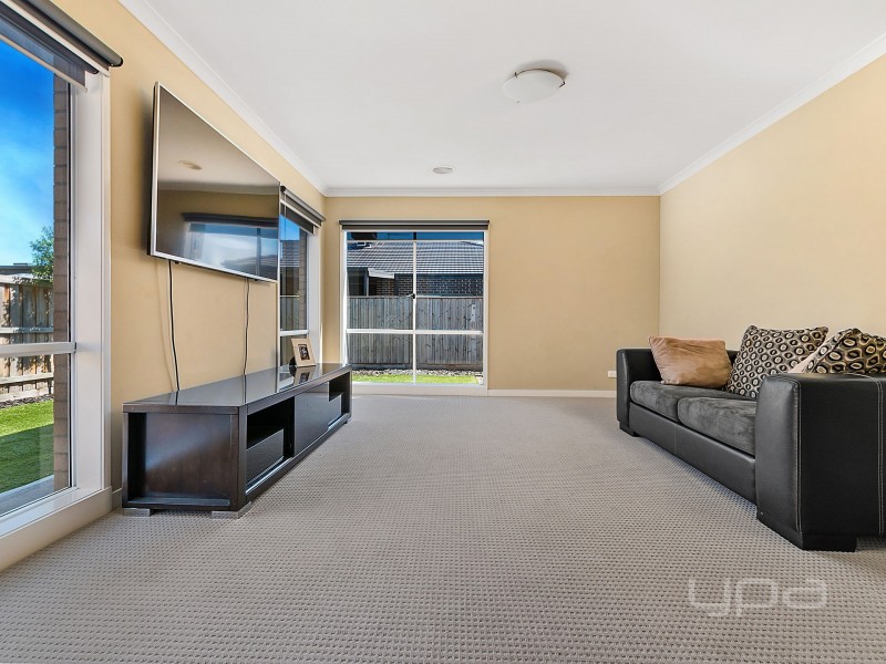 24 Manooka Road, Brookfield VIC 3338