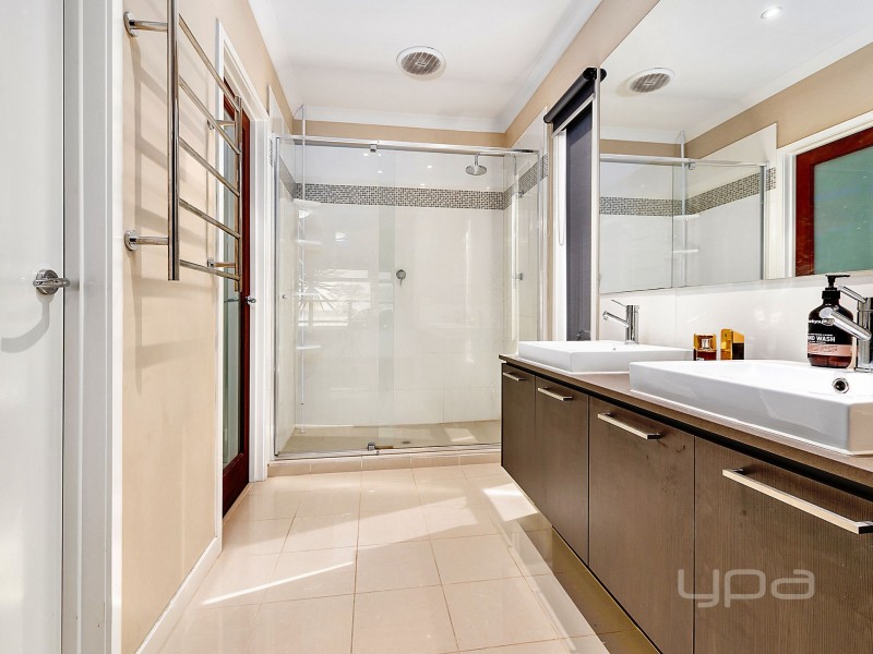 24 Manooka Road, Brookfield VIC 3338