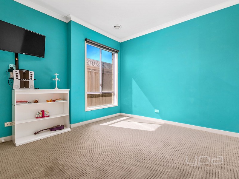 24 Manooka Road, Brookfield VIC 3338