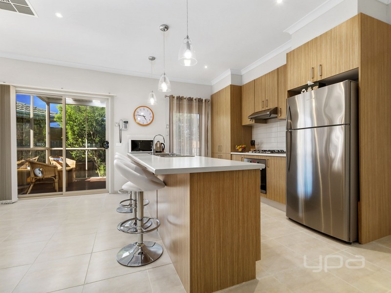 1/6 Lorna Place, Melton West VIC 3337