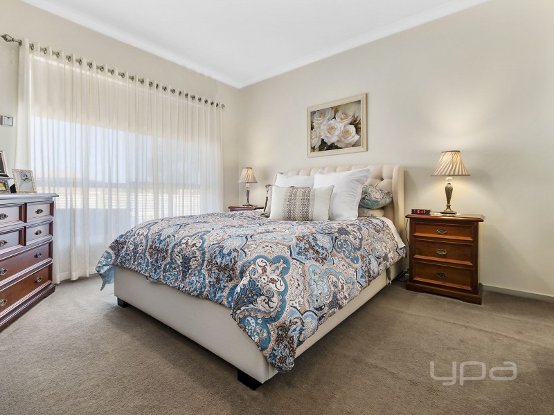 1/6 Lorna Place, Melton West VIC 3337