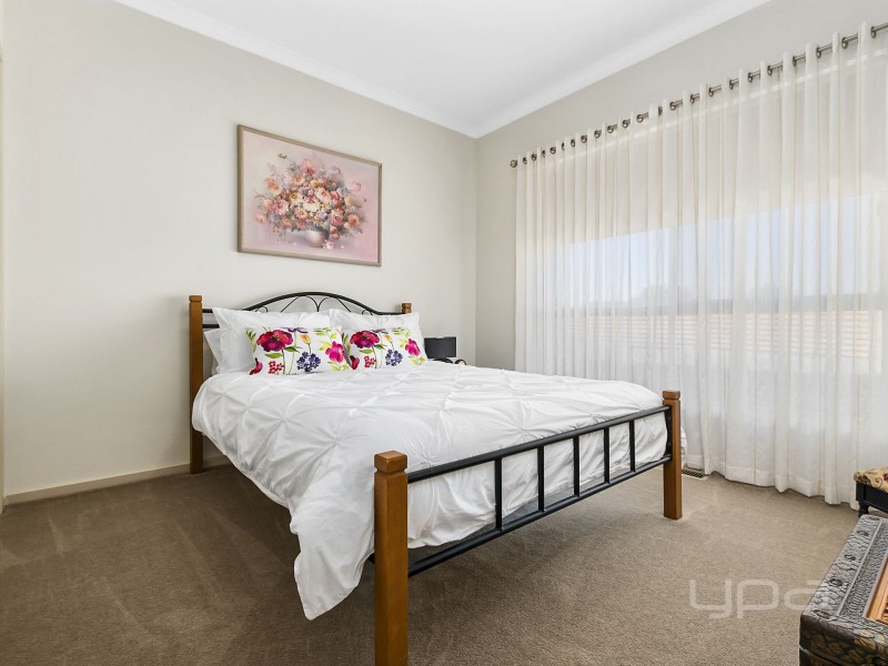 1/6 Lorna Place, Melton West VIC 3337