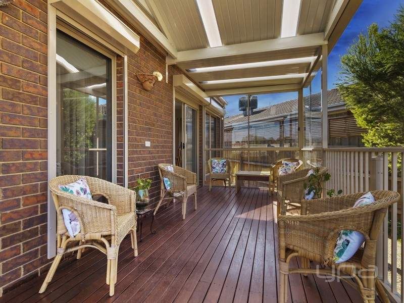 1/6 Lorna Place, Melton West VIC 3337