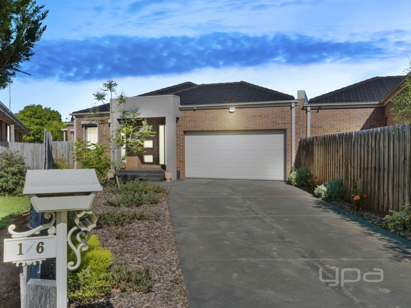 1/6 Lorna Place, Melton West VIC 3337