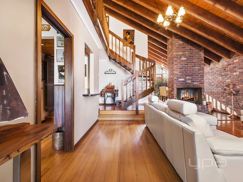 9 Chelmsford Way, Melton West VIC 3337