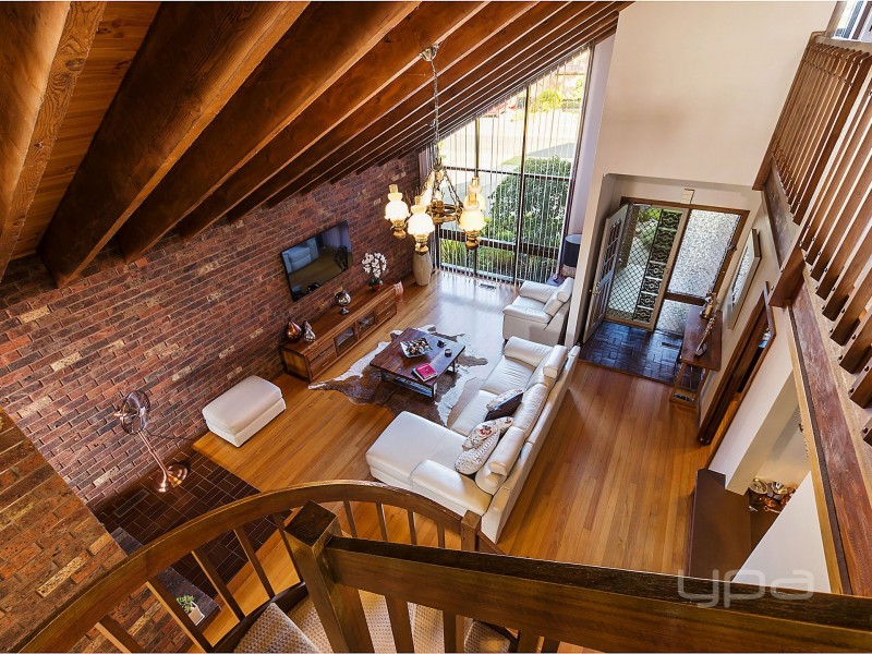 9 Chelmsford Way, Melton West VIC 3337