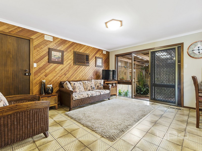 9 Chelmsford Way, Melton West VIC 3337