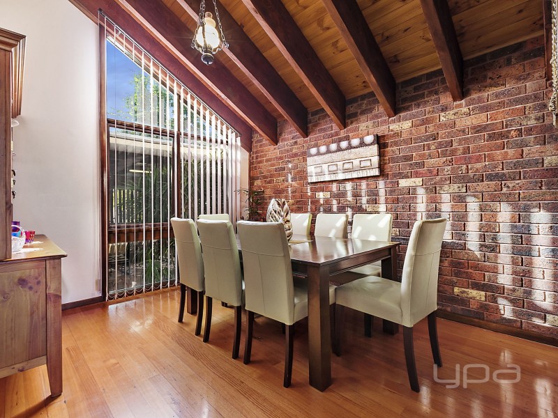 9 Chelmsford Way, Melton West VIC 3337