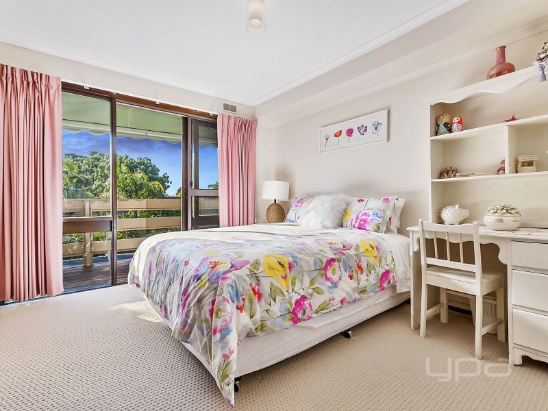 9 Chelmsford Way, Melton West VIC 3337