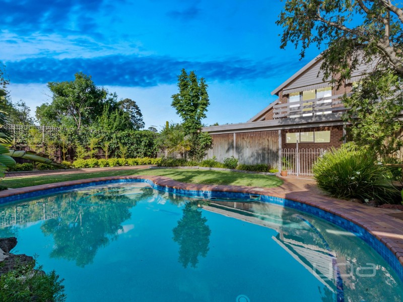 9 Chelmsford Way, Melton West VIC 3337