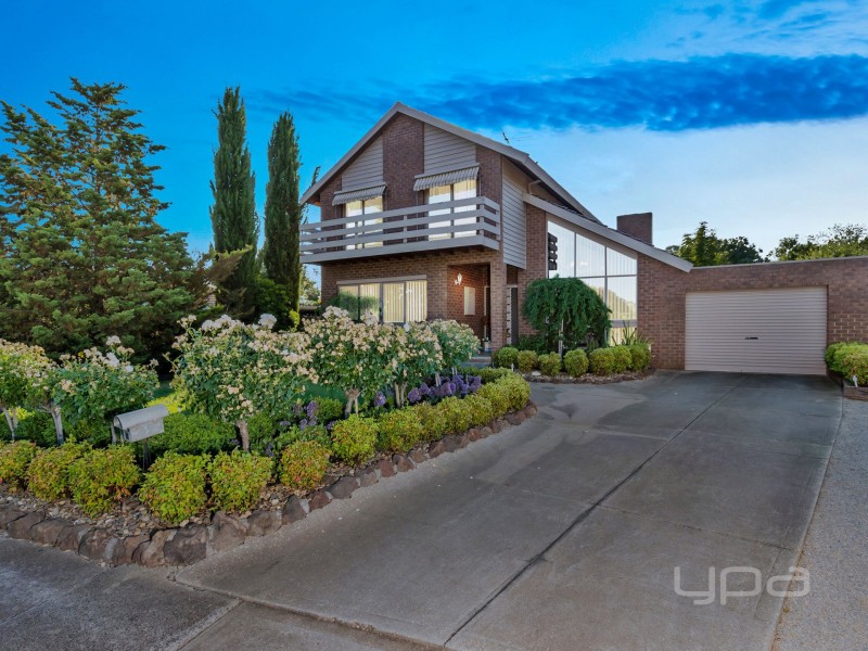 9 Chelmsford Way, Melton West VIC 3337