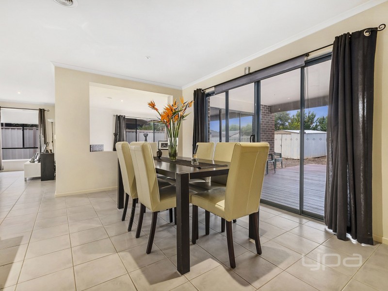 56 Carlyon Close, Melton West VIC 3337
