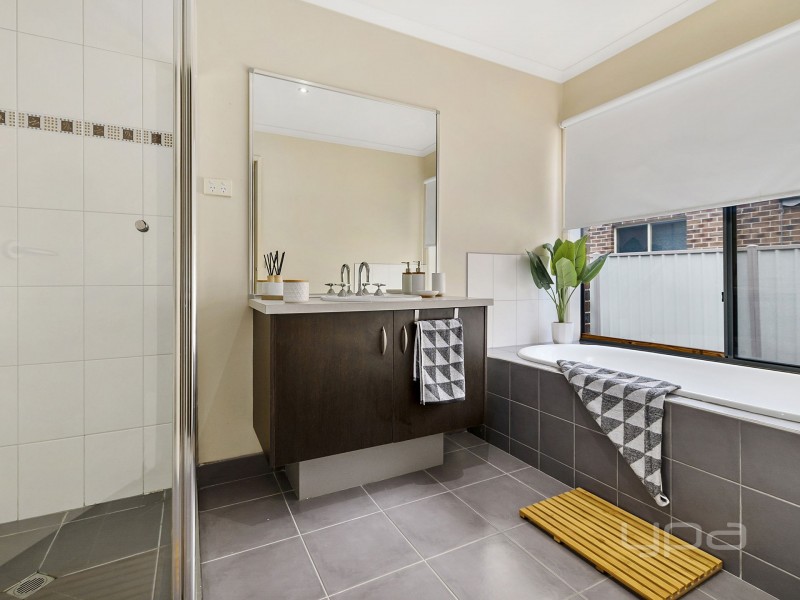 56 Carlyon Close, Melton West VIC 3337