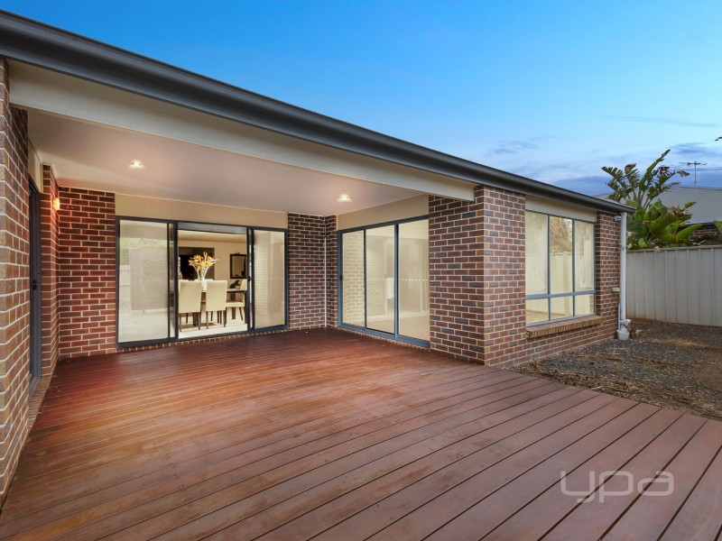 56 Carlyon Close, Melton West VIC 3337