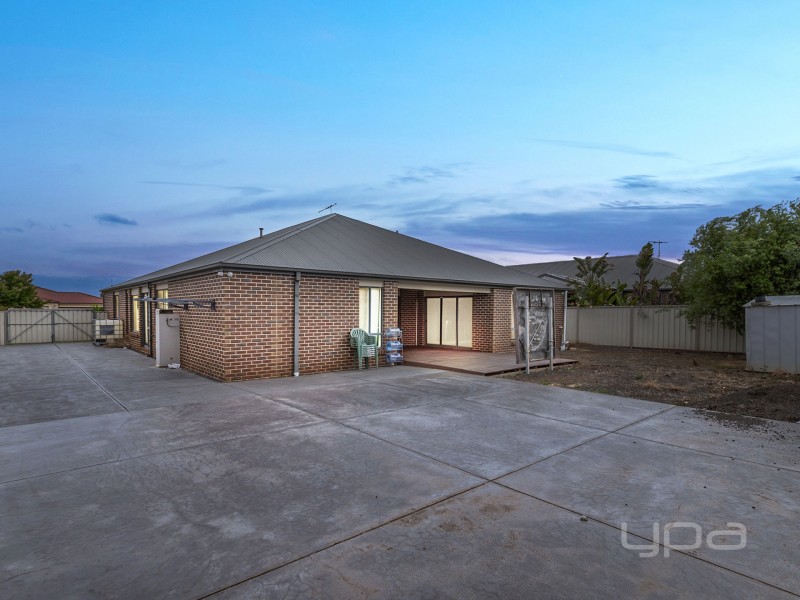 56 Carlyon Close, Melton West VIC 3337